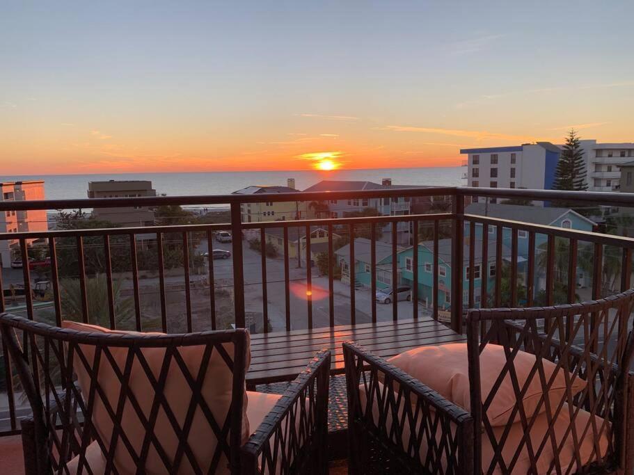 Gulf Coast Gold Private Condo - 2Bed, 2Bath, Sleep 6, Across Street From Beach, Balcony Views Of Sunsets, Beach & Gulf, Pool, Gym Сант Пит Бич Экстерьер фото